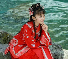 没吃药也觉得自己萌哒哒!*采集到古装伊人在水一方女子