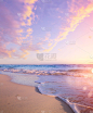 夏日海滩背景-美丽的沙滩，大海和阳光