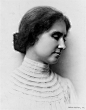海伦·凯勒（Helen Keller 1880年6月27日-1968年6月1日)，19世纪美国盲聋女作家、教育家、慈善家、社会活动家。她以自强不息的顽强毅力，在安妮.莎莉文老师的帮助下，掌握了英、法、德等五国语言。完成了她的一系列著作，并致力于为残疾人造福，建立慈善机构，被美国《时代周刊》评为美国十大英雄偶像，荣获“总统自由勋章”等奖项。主要著作有《假如给我三天光明》、《我的生活》、《我的老师》等。