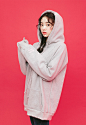 nice to meet chuu. vol.5 by 츄(chuu) : ★기존 기모에 2배 업그레이드!★섬도가 균일하고 보풀이 적은 원단을사용해 오래오래 입을수 있어요♡ 촘촘한 기모안감이 받쳐준 박시핏 실루엣과 소매 시그니쳐도 확인하세요:)나이스투미��
