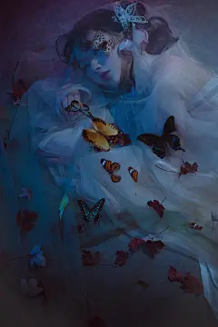 梦蝶死亡走向新生 这世间来过且还会再来。#摄影 #古风摄影 #氛围感 #东方美学 #国风合伙人 若秋叶之静美，在蝶梦初醒的死亡中再一次走向新生，来过，认真过，且还会再来。