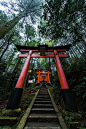 鸟居的角度 - 伏见稻荷神社，日本京都： 