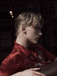 MRYES7采集到Dominik Sadoch