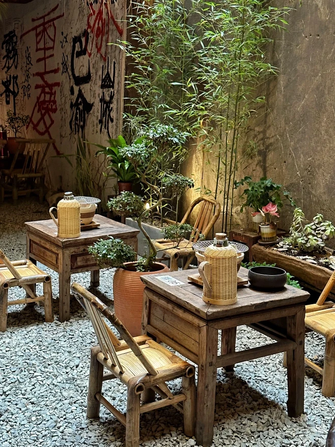 中式茶馆设计｜居民房开店想要氛围感，很适合做成新中式 以中式茶馆古朴风格为基础 并结合民房现有的结构出发： ① 保留顾客对“中式元素”的需求 ...