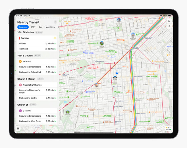 在 iPad Pro 上显示搭载 iPadOS 15 的全新地图 app 设计。[主动设计米田整理]