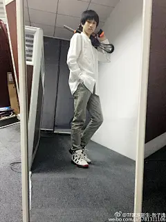 镜子，@TF家族新生—敖子逸