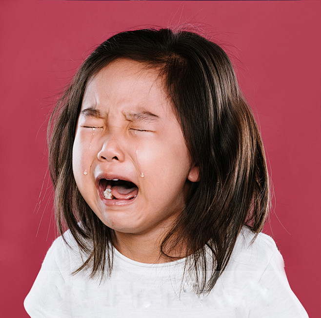 小孩哭