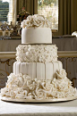 优雅的白色婚礼蛋糕-婚礼蛋糕-汇聚婚礼相关的一切