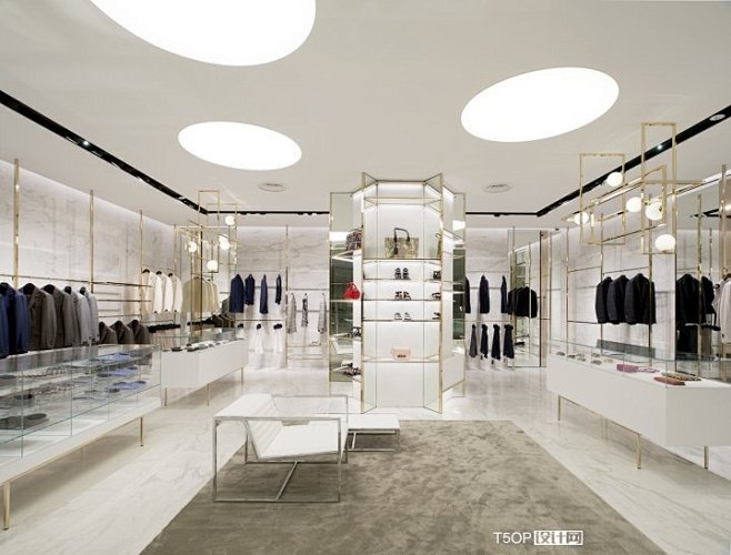 新加坡120平方Closet白色的店铺空...