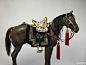 《藏督的金鞍》这是一套具有悠久历史的西藏传统马具，其中包括：鞍、箍筋、辔、兜带、马蹬、流苏马铃...这只绿松石镶嵌鎏金的马鞍制作于德格（Derge），该地区以金属工艺闻名于世。已知的晚期德格最著名的作品，是为西藏贵族Yuthok Tashi Dundrup （1906–1983）制作的金鞍，他于1942年担任藏区总督。