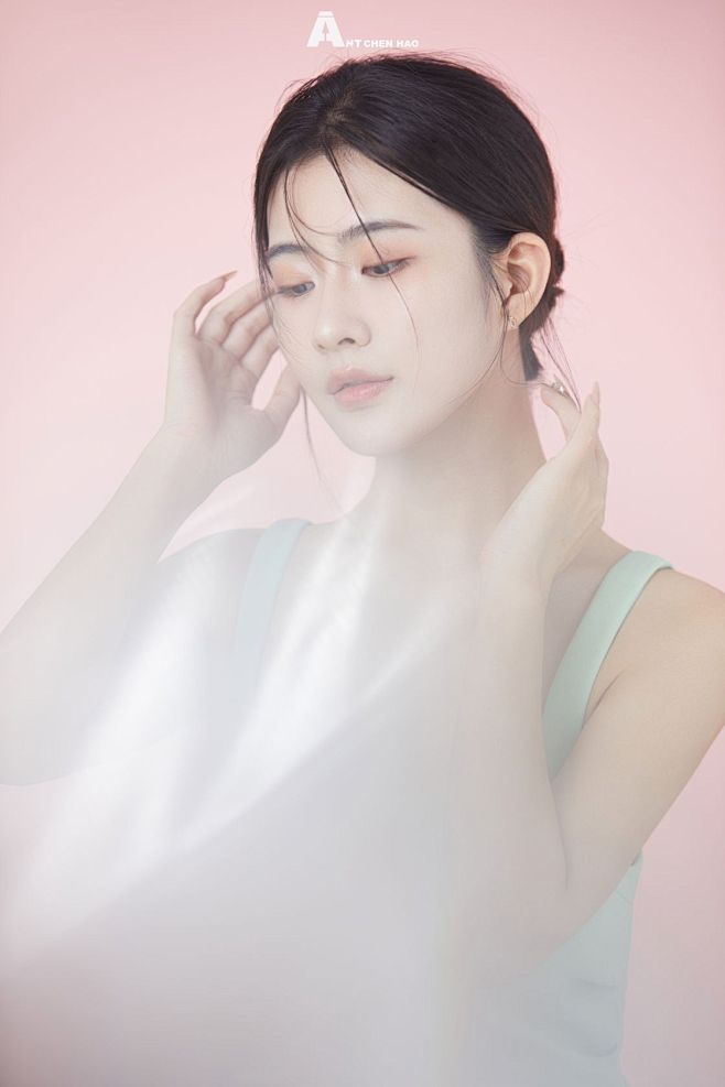 陈灏摄影师的写真摄影作品《纯欲风肖像》