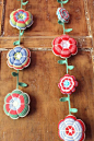 Crochet flower garland by little woollie, via Flickr