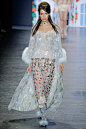 Anna Sui Spring 2017 Ready-to-Wear Fashion Show - Vogue : See the complete Anna Sui Spring 2017 Ready-to-Wear collection.