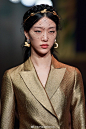 艺术 | 首饰
首饰细节迪奥（Christian Dior）2020年春季高级定制系列
检索词：头饰，Tiara，耳环，项链，服装，礼服，刺绣，色彩，图集，素材；图源： Christian Dior
#云看秀##珠宝首饰##好物99# @微博收藏 ​​​​
