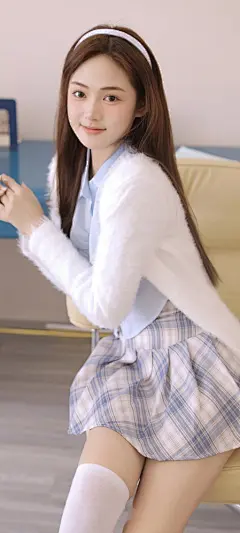 长发可爱美女 短裙 好看身材 手机壁纸