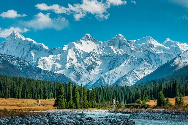 新疆伊犁木扎尔特冰川雪山森林自然风光图片...
