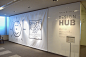 【六本木】2017年日本平面設計展於六本木MIDTOWN DESIGN HUB開展 : 日本平面設計協會（JAGDA）自1981年開始每年皆會發行『Graphic Design in Japan』年鑑。今年年鑑收錄的海報、LOGO、商品包裝、影像、空間設計及書籍等各種領域的平面設計作品，其中約有300件以上作品會於「Graphic Design in Japan 2017展覽會」上以實品或影像展示。