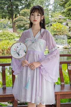 谢悠哉采集到服装