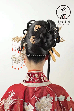 HOHKK采集到服装