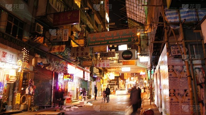 夜晚的香港街道
