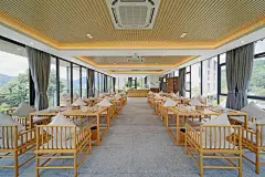 人均300+住国内不输瑞士的度假秘境，1800余亩隐世茶园环绕，打卡巴厘岛同款鸟巢，睡入森林氧吧观云海！_云岭 : 此次的目的地也位于这一神秘纬度——被称为 “闽南小瑞士“的福建泉州安溪云岭茶庄园。 几何 X 泉州安溪·云岭茶庄园 远离都市喧嚣的隐世茶庄园已不只是荧幕世界带来的风景意象，在此你尽可以褪去往…