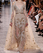 来自 eliesaabhautecouture2019系列 ​​​​