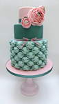 Quilted cake with pink Ranunculus details - Scrum Diddly cakes