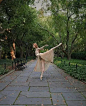 最美芭蕾丨太美了！用芭蕾舞姿，点染绚烂的深秋！