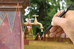 手绘一张关于水资源短缺的图表