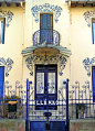 Blue Door; architect: Josep Masdéu i Puigdemasa (1952-1930); Villa Magda, 1912; carrer Colònia del Tibidabo 3, Barcelona, Spain | Img: Arnim Schulz @ Flickr