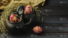 复活节彩蛋用蜡阻技术装饰