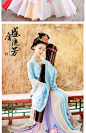 锦瑟无端五十弦，<br/>一弦一柱思华年。<br/>庄生晓梦迷蝴蝶，<br/>望帝春心托杜鹃。<br/>沧海月明珠有泪，<br/>蓝田日暖玉生烟。<br/>此情可待成追忆？<br/>只是当时已惘然。<br/>