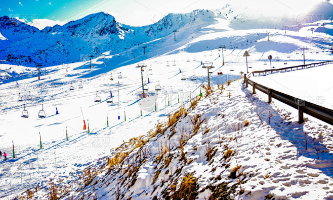 安道尔卡莎隘口山景城度假胜地温度水平画幅山雪无人 