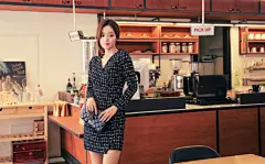 ▼SonYounJu▲150411图片_T店更新(淑女装V领黑色白线格子连衣裙)_孙允珠吧_百度贴吧