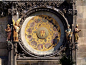 世界上最古老的天文钟，1410年

布拉格天文钟（The Prague Astronomical Clock；捷克语：Pražský orloj）也称“布拉格占星时钟”

捷克首都布拉格的一座中世纪天文钟，位于在老城广场的老城市政厅的南面墙上，至今仍在使用。
