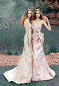 Alena Goretskaya 2013春夏婚纱系列的Lookbook 呈现了一个美轮美奂的梦幻场景。双生儿般的两位模特，就像从画境中走来的超凡脱俗的仙子，为我们演绎柔美浪漫的婚纱。