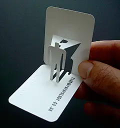 英国设计师Elod Beregszaszi设计的3D名片欣赏