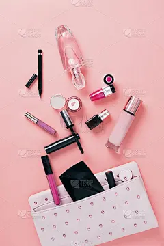 化妆包与化妆品