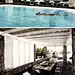 【圣吉奥吉奥酒店 by Design Hotels】希腊民族风度假酒店，旅客可以选择五种类型的房间，每个房间都拥有令人印象深刻的民族风格。整个酒店创造出了一个无忧无虑的可供消遣的理想度假空间，纯白色的建筑让人心情放松，你们谁想去这里度假呀?