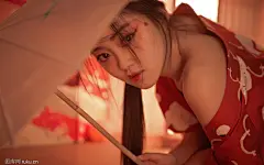 日系和服红衣少女写真壁纸图片