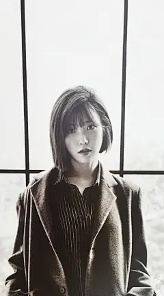 #IU壁纸##IU出道3000天# 
台历壁纸修图，又帅又性感的李知恩好不好看！！！
改自cr @IU-恩骑守护站