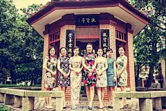 拍毕业照要不要这么拼，美国人都惊呆了http://item.taobao.com/item.htm?spm=a1z10.1-c.w4004-6917513469.2.LFIsIy&amp;id=44370938781