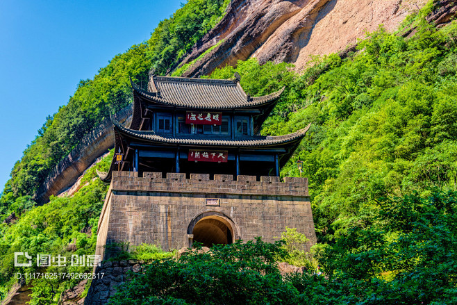 中国四川广元剑门关风景区剑阁关楼 - 图虫创意-全球领先正版素材库-Adobe Stock中国独家合作伙伴