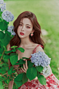 杨超越 生活那么苦，何不爱甜妹？
沉醉于夏风微醺的“温柔”[微风]
#生活有星意##说英雄谁是英雄##说英雄三兄妹跨时空合照# ​​​