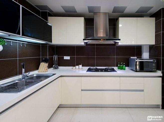 现代三室两厅厨房橱柜家居效果图
