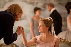 【安娜·卡列尼娜 Anna Karenina 2012】 
凯拉·奈特莉 Keira Knightley
裘德·洛 Jude Law
亚伦·泰勒-约翰逊 Aaron Taylor-Johnson
#电影# #电影海报# #电影截图# #电影剧照#