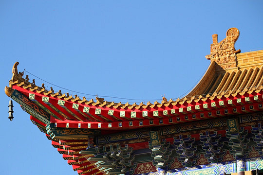 古建筑飞檐琉璃瓦雕梁画栋