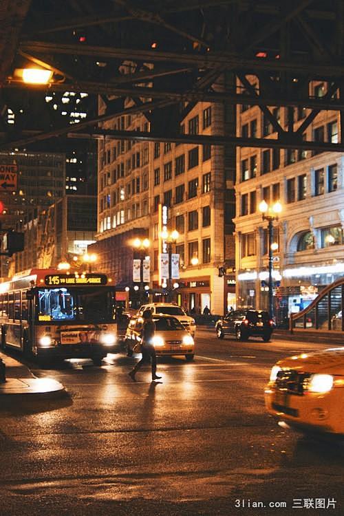 很伤感的街道夜景图片