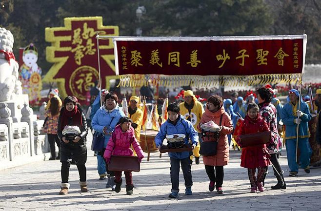 【北京八大处庙会盛装彩排 八位高僧举行开...