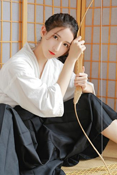 剑道服-花瓣网|陪你做生活的设计师 | 剑道服美少女青春高马尾性感红唇白嫩肌